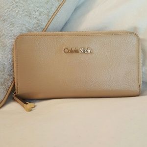 Calvin Klein wallet/clutch